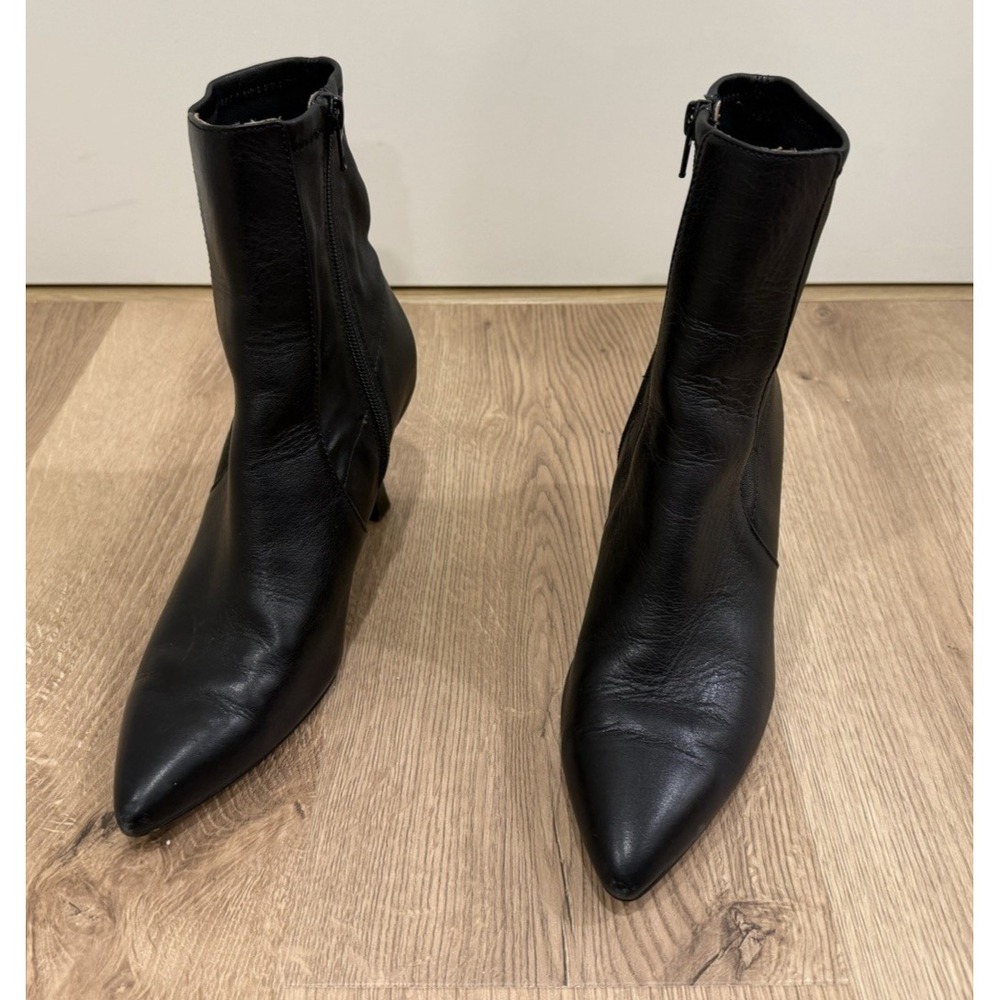 Madewell Black Leather Ankle Low Heel Boots 7.5 Inside zip Classic Chic